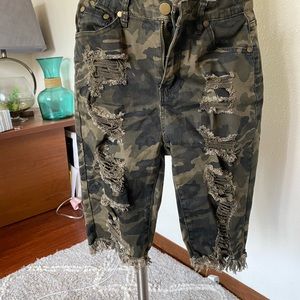 Fashion nova Bermuda short. Lightly worn.